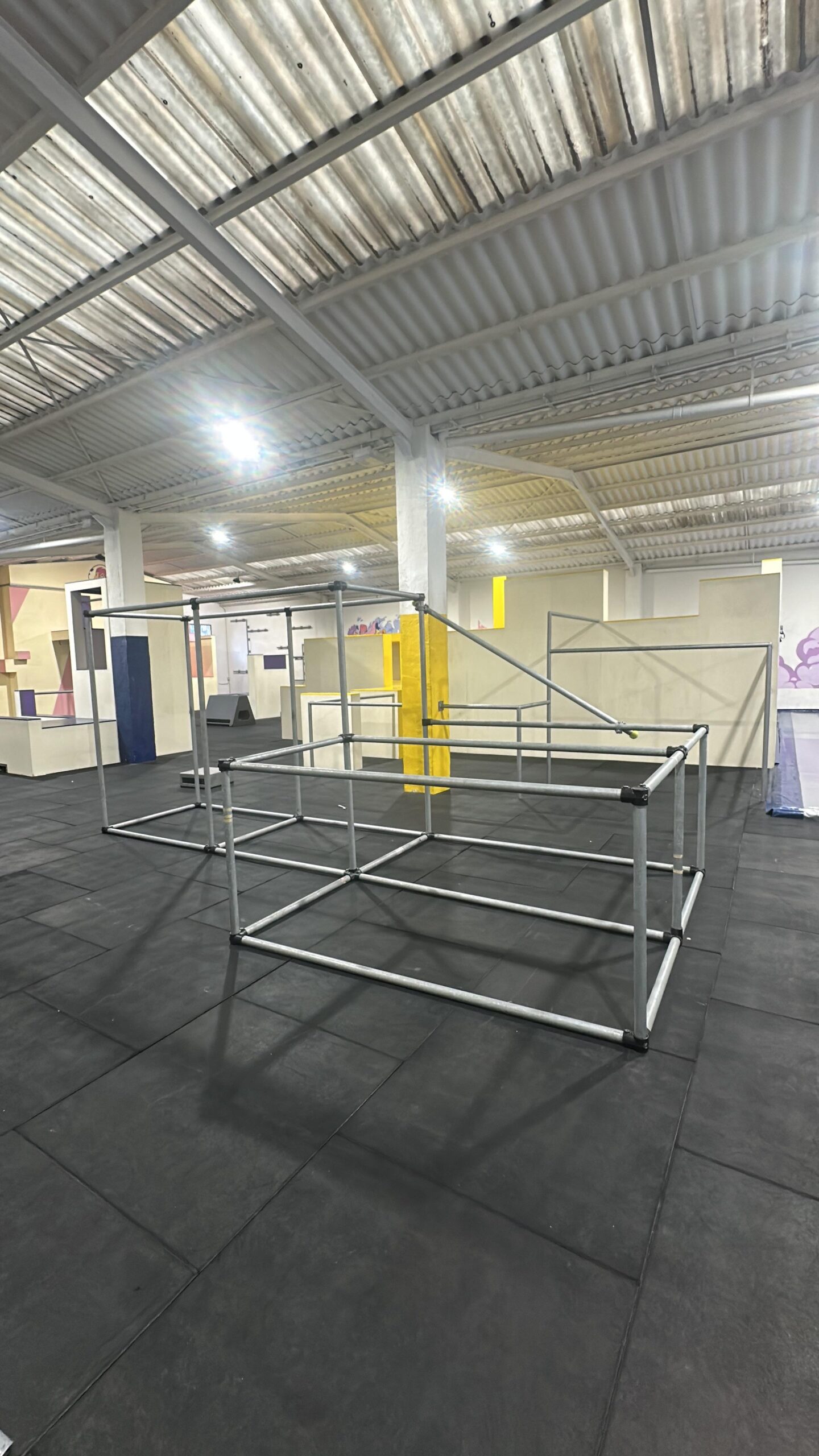 Estructura de barras para actividades de parkour